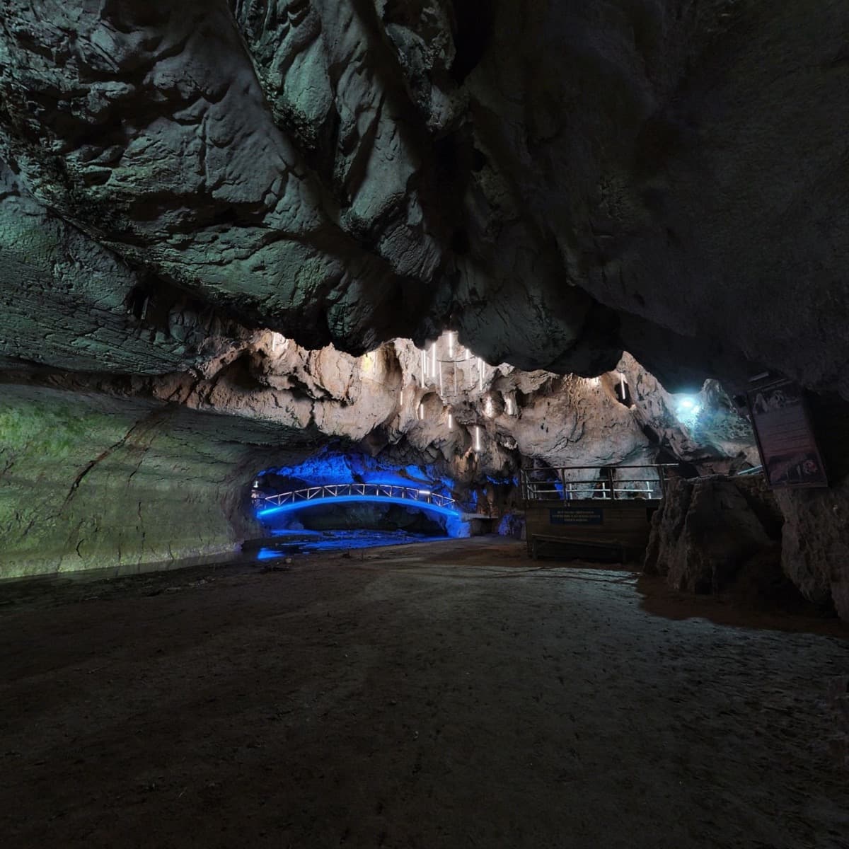 Bolii Cave